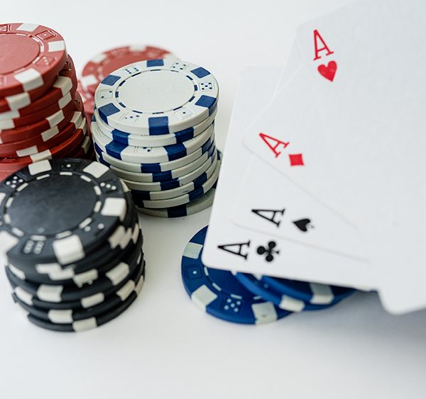 как играть покер онлайн на деньги видео